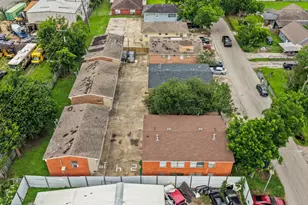 7410 Lindencrest St, Houston, TX 77061 - Photo 5
