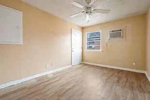 7410 Lindencrest St, Houston, TX 77061 - Photo 31