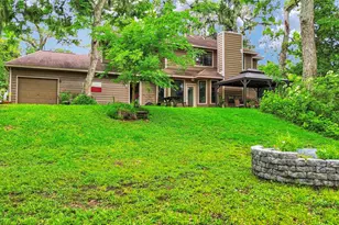 212 Live Oak Ln, Lake Jackson, TX 77566 - Photo 5