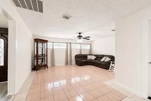 12711 Cooperstown Dr, Houston, TX 77089 - Photo 5