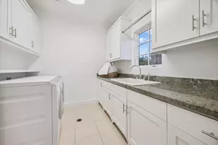 2330 Maroneal St, Houston, TX 77030 - Photo 25