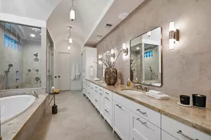 2330 Maroneal St, Houston, TX 77030 - Photo 15