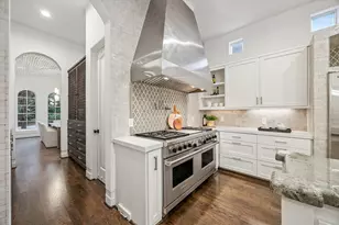 2330 Maroneal St, Houston, TX 77030 - Photo 11