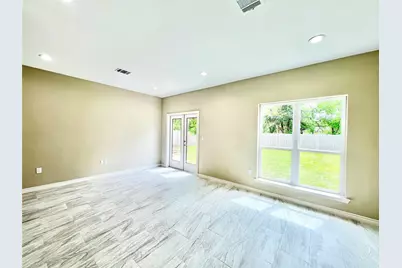 5602 Hirondel Street #B, Houston, TX 77033 - Photo 3