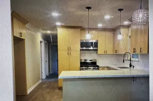 215 Anna St, Tomball, TX 77375 - Photo 5