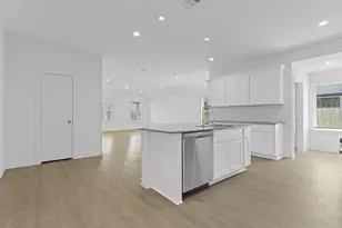 1023 River Coral, Alvin, TX 77511 - Photo 3