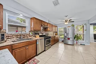 6514 Vialinda Dr, Houston, TX 77083 - Photo 11