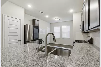 8434 Beacon Bay Circle, Baytown, TX 77523 - Photo 11