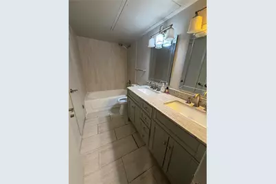 2626 Holly Hall Street #102, Houston, TX 77054 - Photo 31