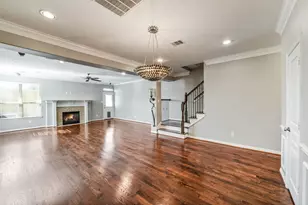 1303 Dorothy St, Houston, TX 77008 - Photo 3