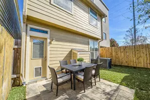 1303 Dorothy St, Houston, TX 77008 - Photo 19