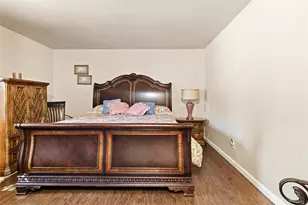 6651 Crestmont St, Houston, TX 77033 - Photo 15