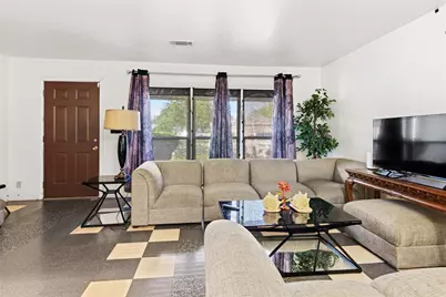 6651 Crestmont Street, Houston, TX 77033 - Photo 5