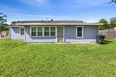 6651 Crestmont Street, Houston, TX 77033 - Photo 21