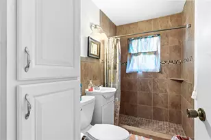 6651 Crestmont St, Houston, TX 77033 - Photo 19