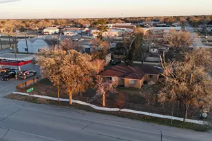 111 W York St, Ganado, TX 77962 - Photo 3