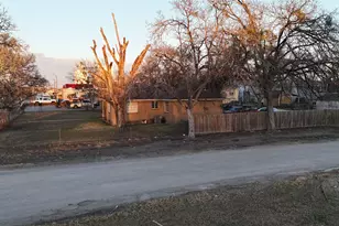 111 W York St, Ganado, TX 77962 - Photo 7