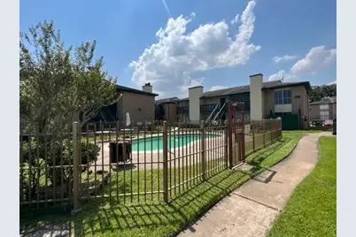 1516 Bay Area Boulevard #B2, Houston, TX 77058 - Photo 27