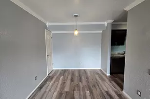 1860 White Oak Dr, Houston, TX 77009 - Photo 5