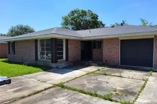 701 Sherrill St, West Orange, TX 77630 - Photo 3