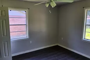 701 Sherrill St, West Orange, TX 77630 - Photo 7