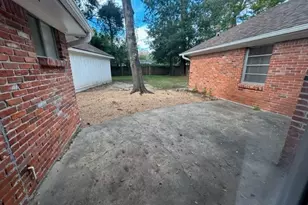 10222 Oak Point Dr, Houston, TX 77043 - Photo 7