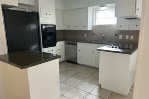 10222 Oak Point Dr, Houston, TX 77043 - Photo 19