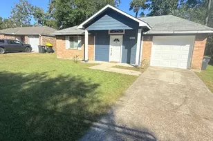 304 Jill St, Conroe, TX 77303 - Photo 1