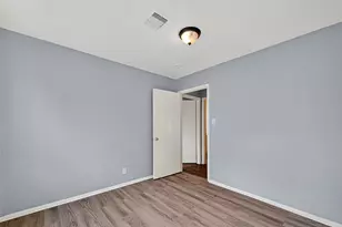 10106 Sierra Dr, Houston, TX 77051 - Photo 13