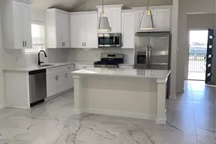 3206 Emerald Hills Dr, Angleton, TX 77515 - Photo 5