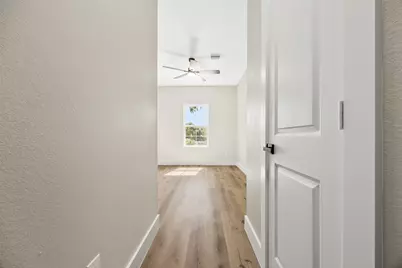 5949 Collingsworth Street, Houston, TX 77026 - Photo 17