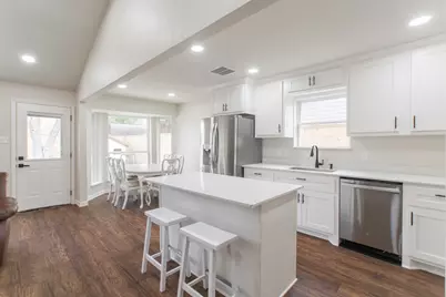 4913 Deerwood Circle, Baytown, TX 77521 - Photo 5
