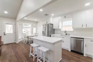4913 Deerwood Cir, Baytown, TX 77521 - Photo 7