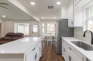 4913 Deerwood Cir, Baytown, TX 77521 - Photo 11