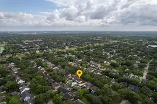 124 Lake Point Dr, League City, TX 77573 - Photo 31