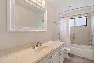 124 Lake Point Dr, League City, TX 77573 - Photo 25