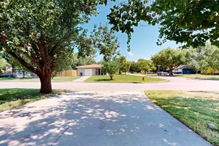 1501 13th St N, Texas City, TX 77590 - Photo 3