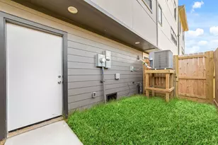 11940 S Hoa Sen Cir, Houston, TX 77072 - Photo 21