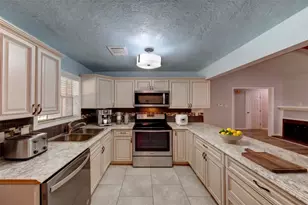 10714 Ballantine St, Houston, TX 77075 - Photo 15