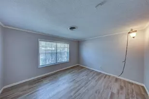 10714 Ballantine St, Houston, TX 77075 - Photo 5