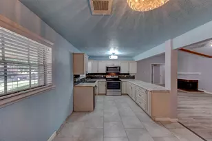 10714 Ballantine St, Houston, TX 77075 - Photo 11