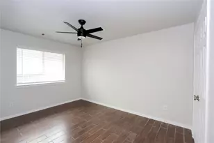 16243 April Ridge Dr, Houston, TX 77083 - Photo 11