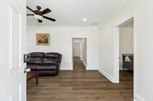 1801 Hussion St, Houston, TX 77003 - Photo 5