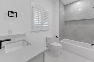 30 E Wedgemere Cir, The Woodlands, TX 77381 - Photo 27