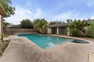 8103 Lake Edge Ct, Houston, TX 77071 - Photo 31