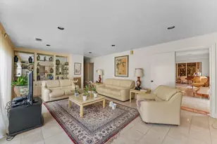 8103 Lake Edge Ct, Houston, TX 77071 - Photo 17