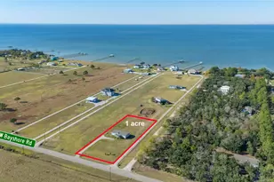 4423 W Bayshore Rd, Anahuac, TX 77514 - Photo 7