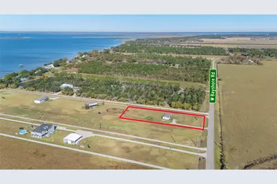 4423 W Bayshore Road, Anahuac, TX 77514 - Photo 9