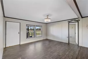 4423 W Bayshore Rd, Anahuac, TX 77514 - Photo 13