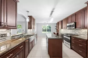 7909 Silver Oak Dr, Texas City, TX 77591 - Photo 7